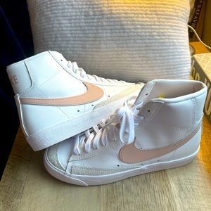 Women’s Nike blazer Mid ‘77
